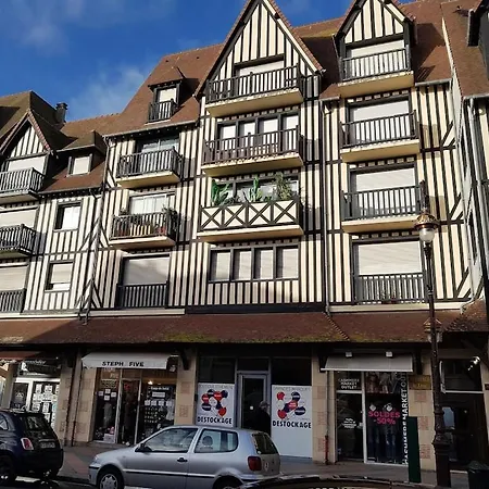 F2 47 M2, Avec Parking Plein Centre De Apartment Deauville