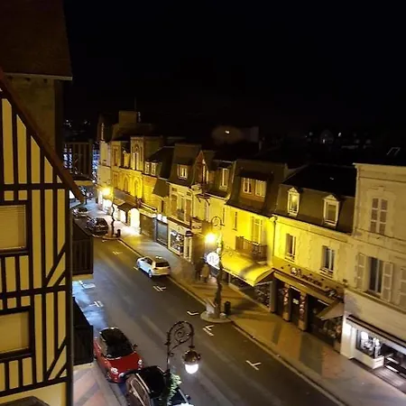 Apartment F2 47 M2, Avec Parking Plein Centre De Deauville
